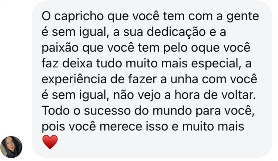 Avaliação de cliente sobre esmaltação em gel e serviços de nail designer no Studioevienails