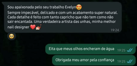 Depoimento de cliente sobre serviços de nail design no Studioevienails